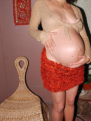 naked pics of pregnant mature