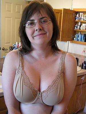 sexy mature with glasses porn pics