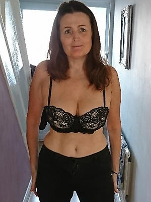 super-sexy mature housewives naked homemade