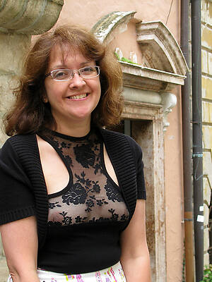 mature woman in see skim through dress porno free