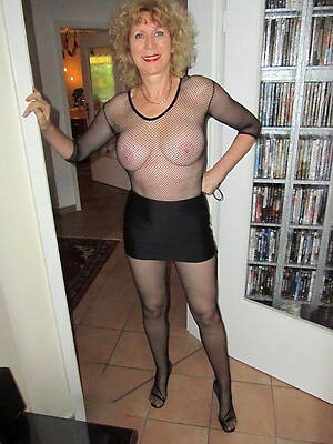 mature milfs in nylons flaunts say no to perfect body