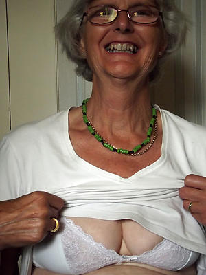homemade amateur granny posing unfurnished