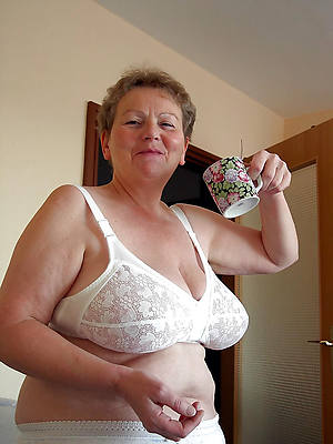 saggy granny boobs porn pics